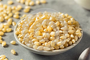 Dry Organic White Popcorn Kernels