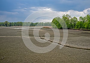 Dry pond