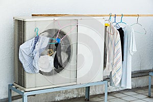 Drying by airconditioner heating unit