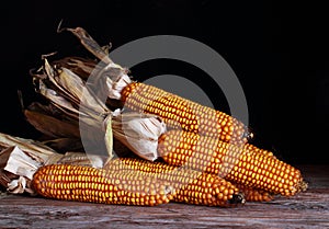 Drying corn cobs