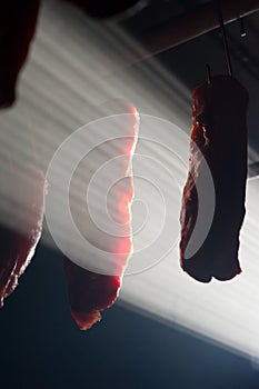 Drying meat to smoke