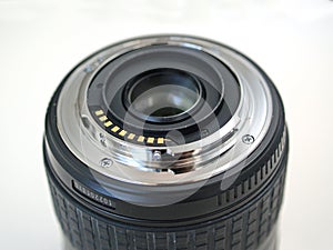 DSLR camera lens mount with contacts