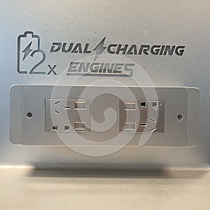 DUAL FLASH CHARGING ENGINES photo