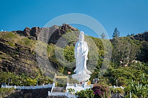 Duc pagoda with Yin statues