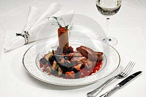 Duck breast with vegetables and dried fruits