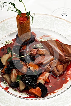 Duck breast with vegetables and dried fruits