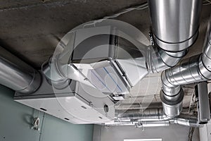 Ducted heat recovery ventilation system with recuperation