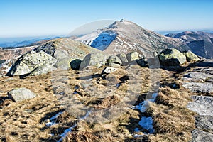 Ďumbier je najvyšší vrch slovenských hôr Nízke Tatry, Slovensko