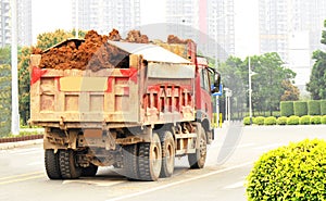 Dump truck