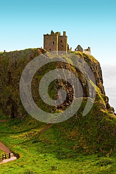 Dunnottar castle stone haven