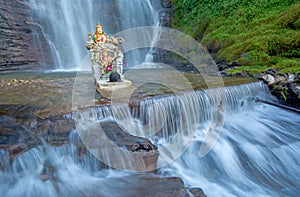 Dunsinane waterfall in Sri Lanka