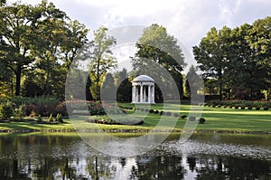 DuPont Mansion and Gardens