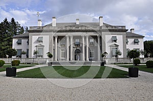 DuPont Mansion and Gardens