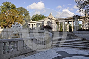 DuPont Mansion and Gardens