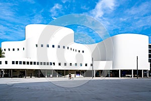 Dusseldorf theatre, Dusseldorf Schauspielhaus, architecture with curved lines.