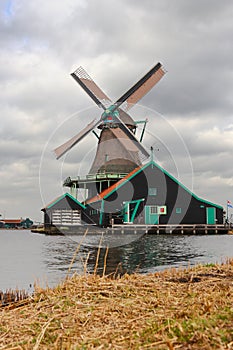 Dutch historical windmills cultural treasure