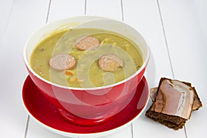 Dutch soup called erwtensoep and roggebrood