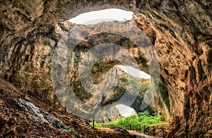 Dvetashka cave photo