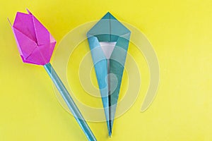 DYI tulip from colored paper. Step-by-step instruction