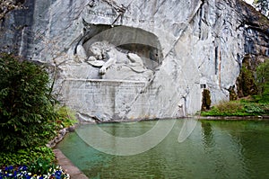 Dying lion monument