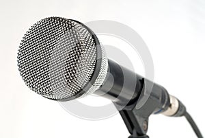 Dynamic microphone