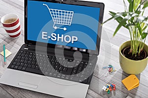 E-shop concept on a laptop