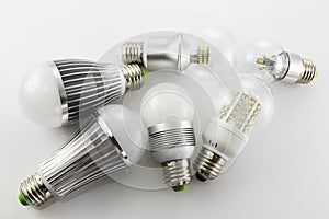 E27 LED lamps with a different chips technology