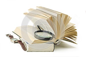 Eading books with a lens in the allotted time