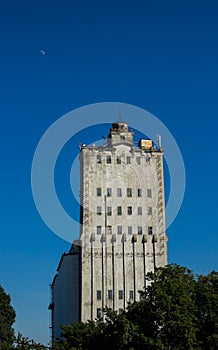 Early evening near the Kiev elevator