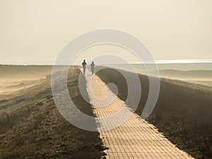 In Kürze morgen Nebel auf der damm Norden das Meer 