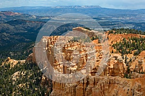 An early morning view from Inspiration Point in Bryce Canyon Nat