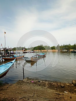 An early morning view at the wharf. Are the fishermen out yet?