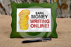 Earn Money writing online contents - blogging concept