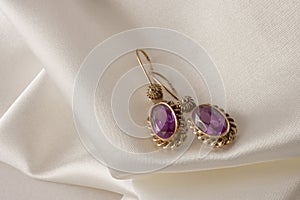 Earrings with alexandrite