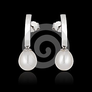 Earrings with pearl