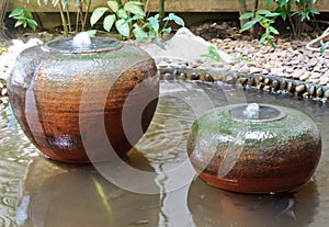 Earthenware fountain jar