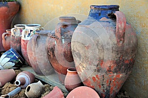 Earthenware pot