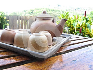 Earthenware tea