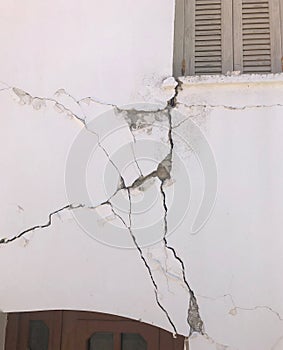 Earthquake damage on wall detail