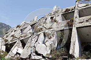 Earthquake house