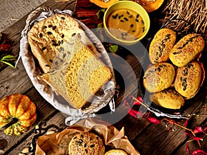 Easily digestible and delicate rolls with baked pumpkin pulp and seeds.