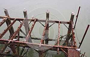 Eastbourne - skeleton pier - I -