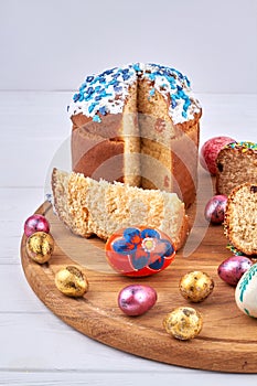 Easter cakes with easter glace icing and colorful eggs.