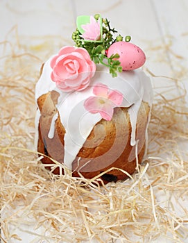 Easter cake in icing sugar