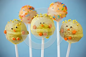 Easter chick cake pops