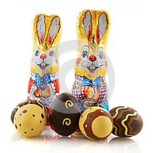 Easter hares with chocolate eggs