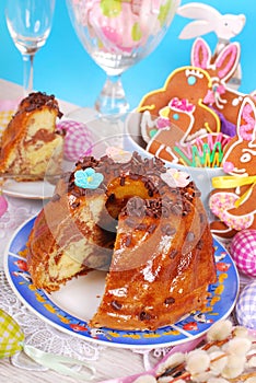 Easter marble ring cake with chocolate flakes