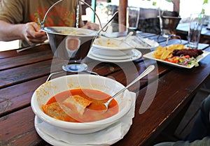 Mangiare al di fuori ungherese un invisibile mangiatori 