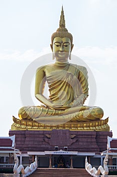 Eautiful big golden Buddha statue