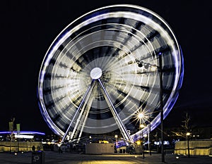 The Echo Wheel of Liverpool / Liverpool Eye by night - Keel Wharf waterfront of the River Mersey, Liverpool, UK